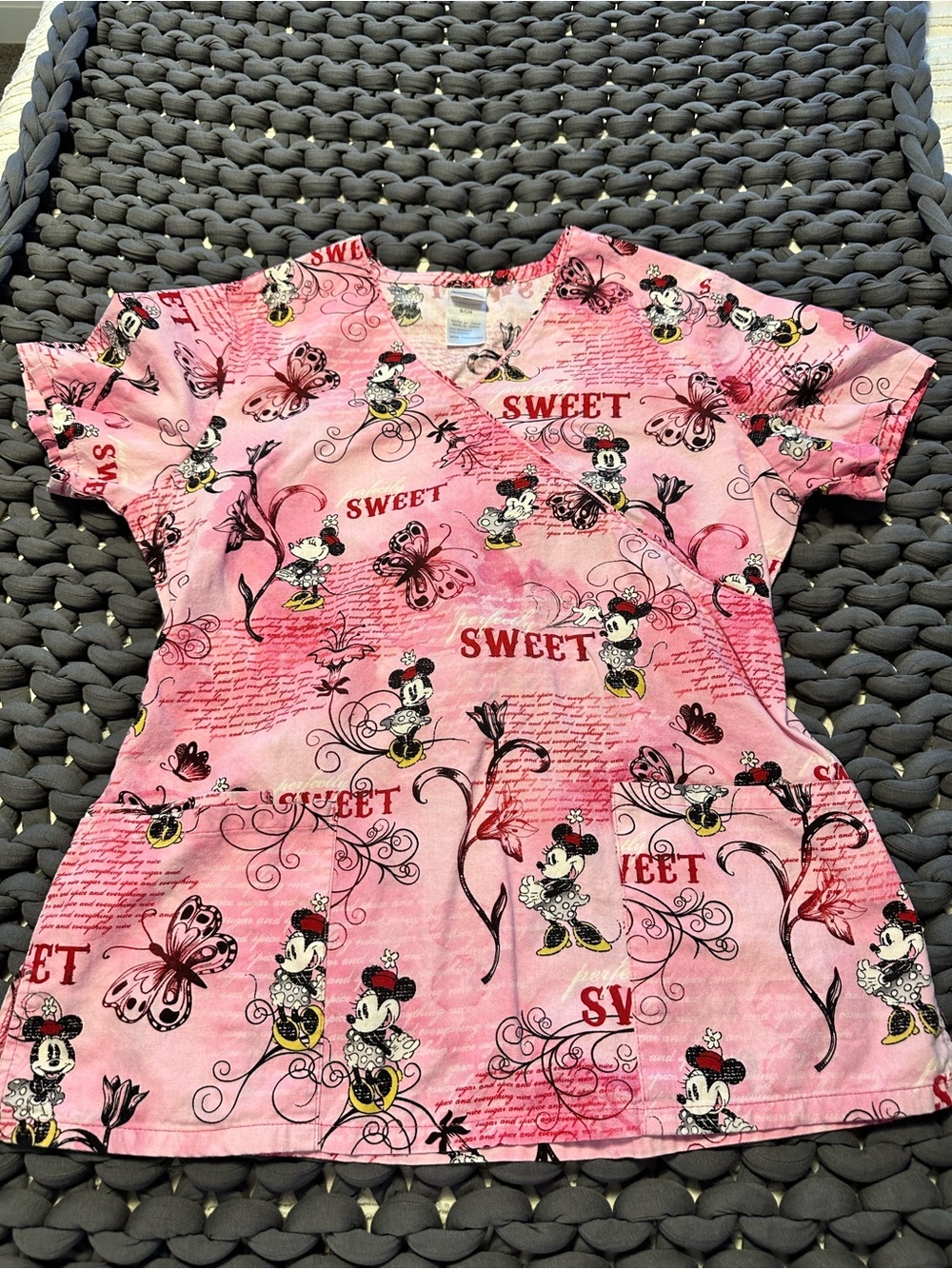 Disney Minnie Mouse Pink Sweet Butterfly Scrub Top Size Small